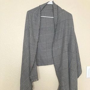 Black and white Houndstooth scarf